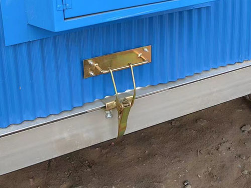 輸送機(jī)防雨罩開(kāi)啟附件